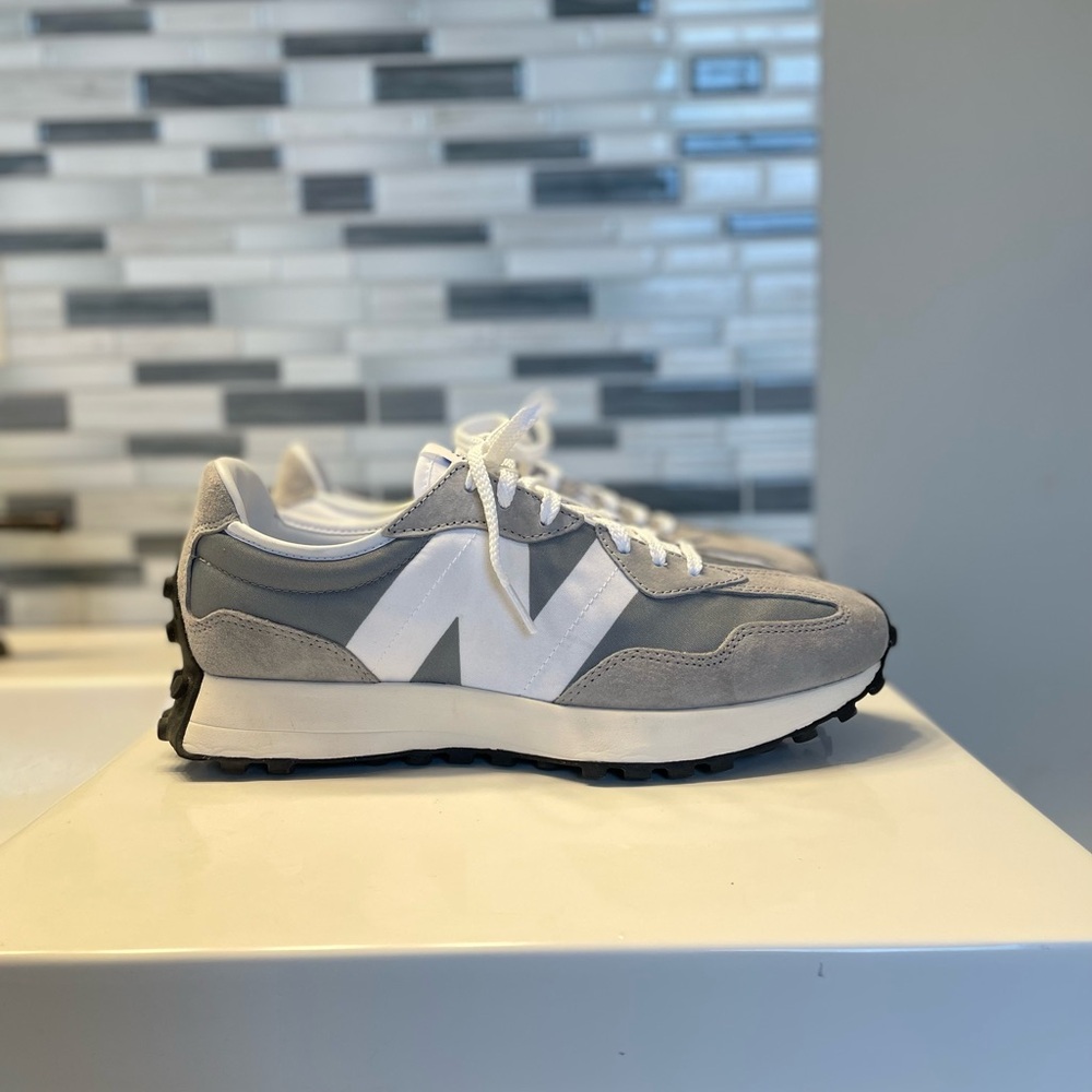 New Balance 327 Grey 10.5 running lifestyle absorb Nike Zoom air max adidas lot